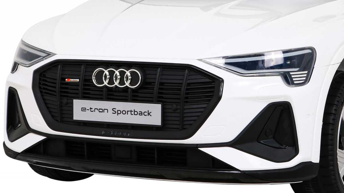 Vienvietis elektromobilis Audi E-tron Sportback, baltas
