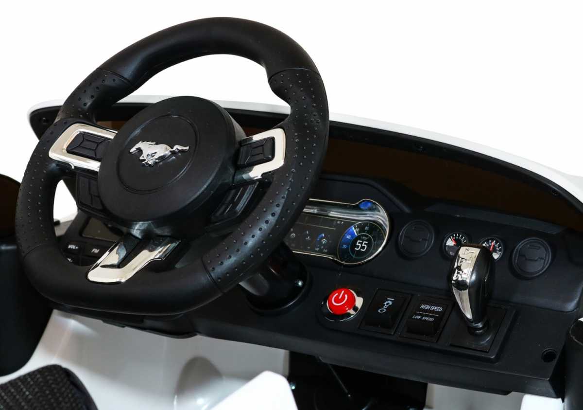 Vienvietis elektromobilis Ford Mustang GT, baltas
