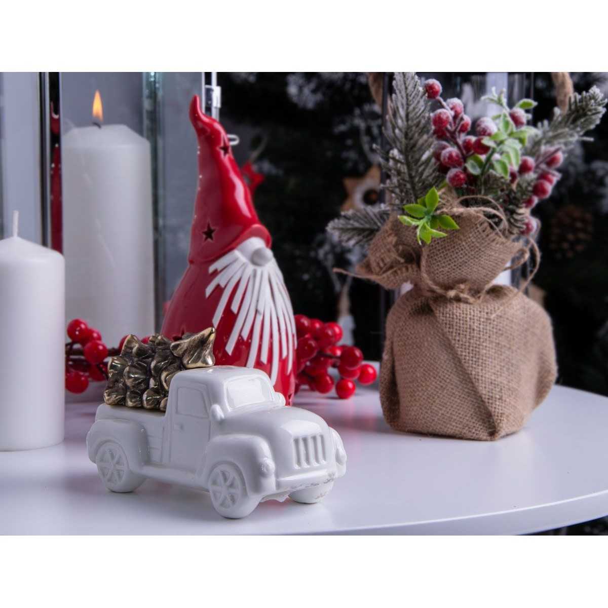 Kalėdinis dekoratyvinis automobilis su eglute