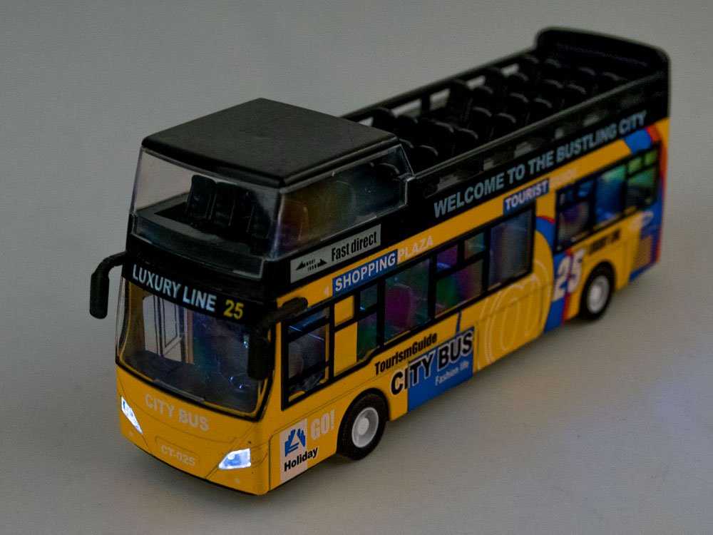 Metalinis dviaukštis autobusas, geltonas