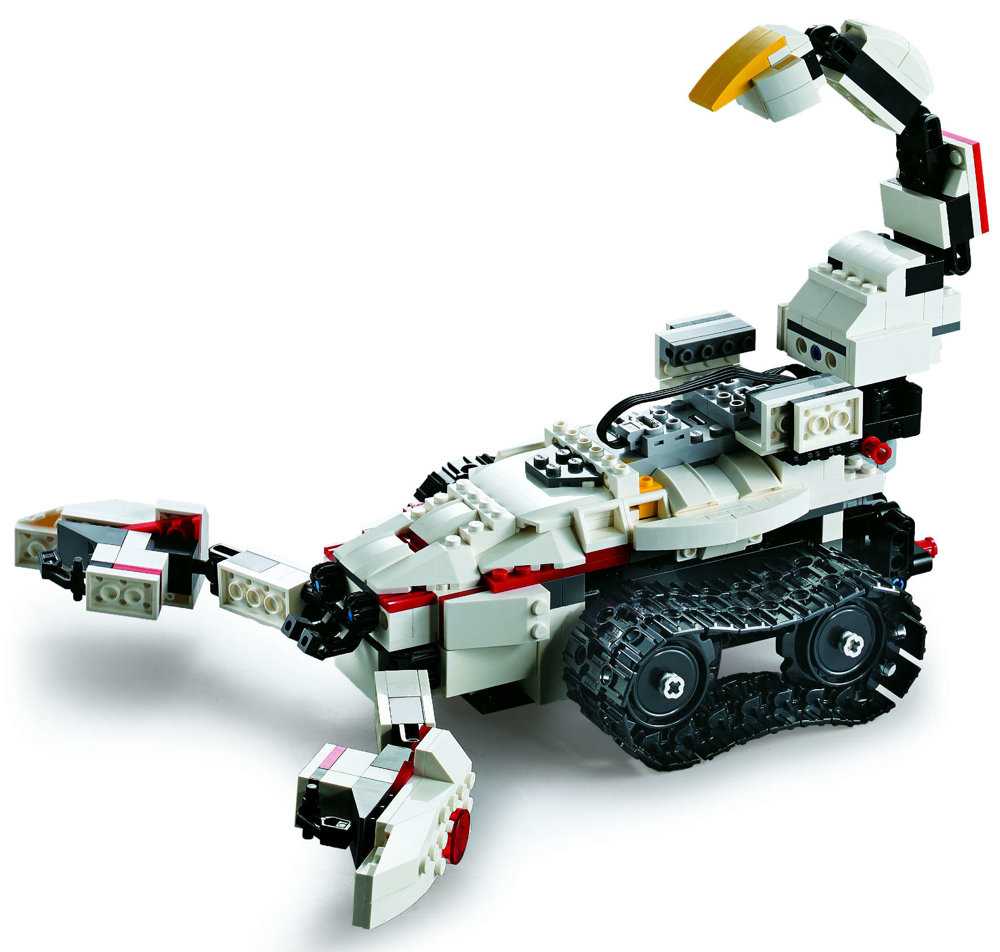 Konstruktorius robotas - skorpionas su nuotolinio valdymo pultu Cada, 710 d.