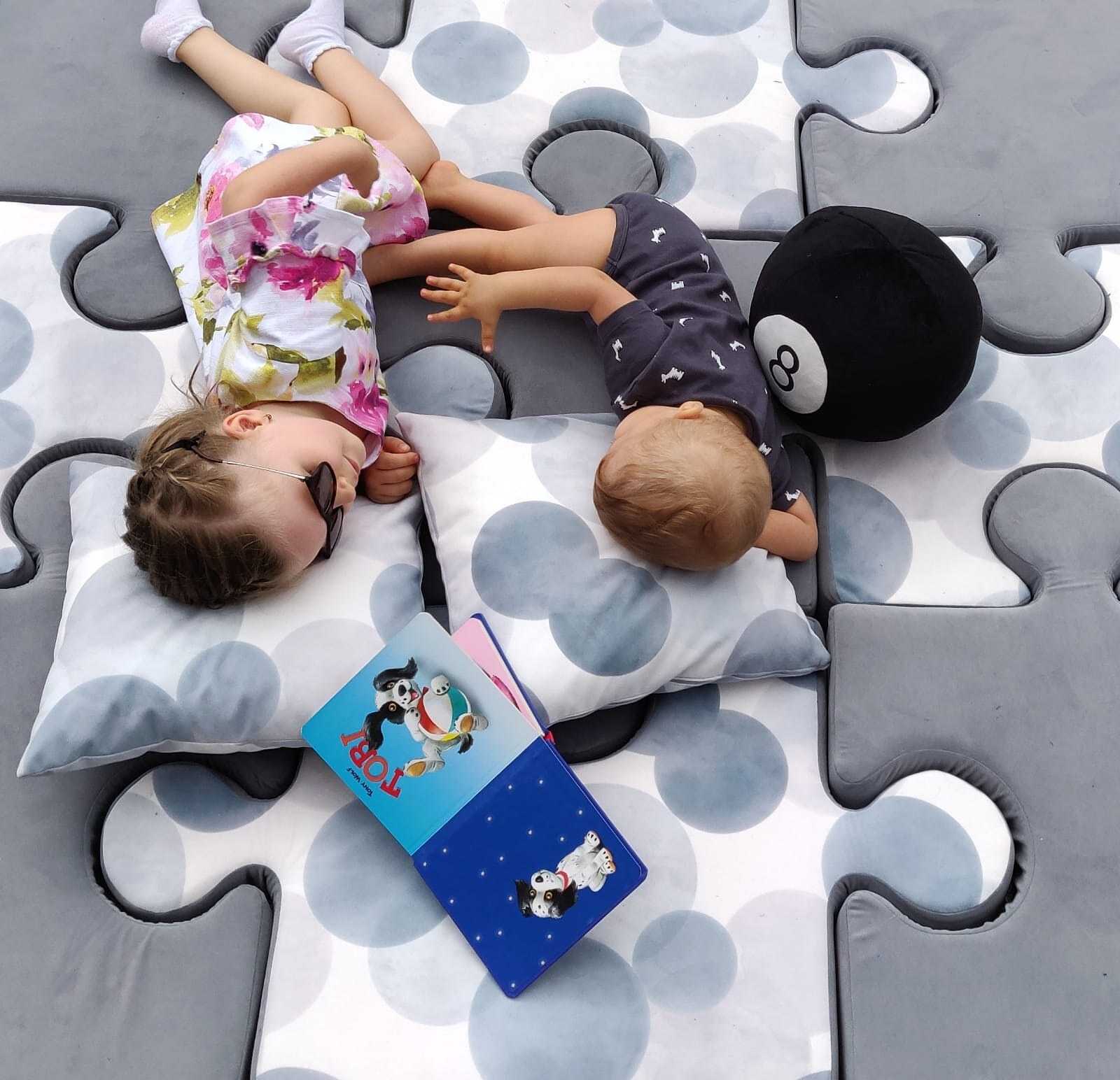 Minkštas kilimėlis-dėlionė su pagalvėlėmis, 150x150x8, pilkas