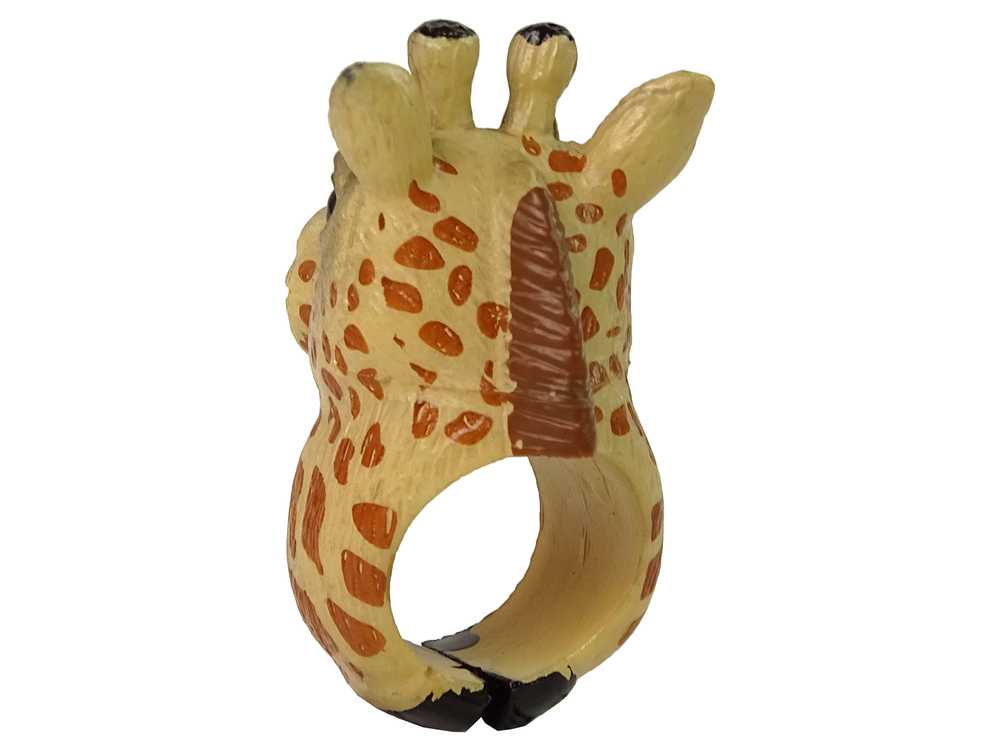 Žiedas ant rankos, žirafa
