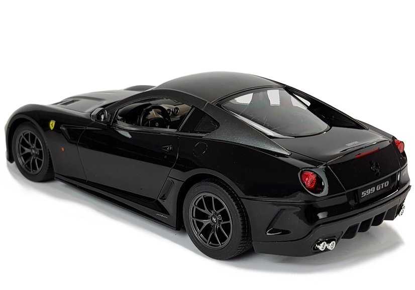 Nuotoliniu būdu valdomas automobilis Ferrari, juodas