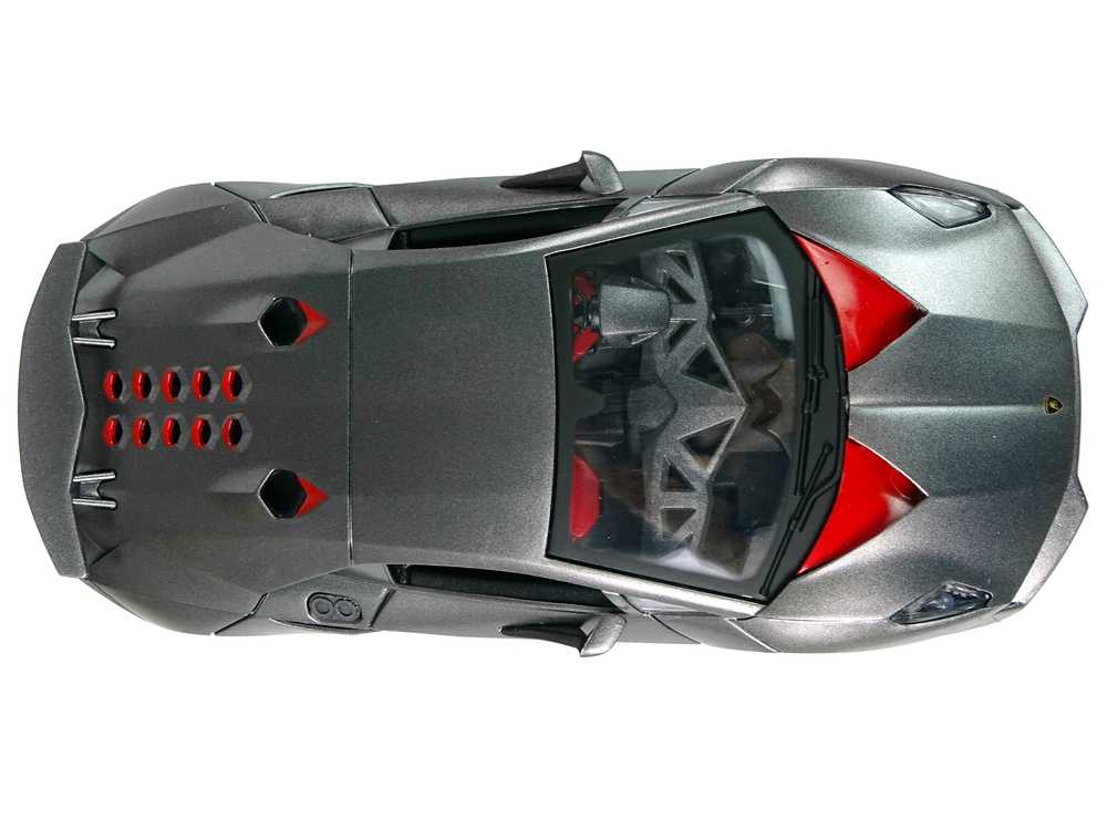Sportinis nuotoliniu būdu valdomas automobilis Lamborghini, sidabrinis