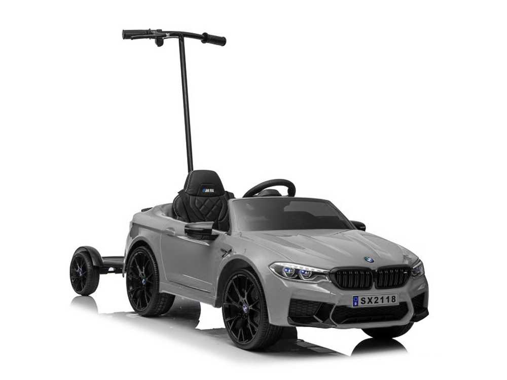 Elektromobilis BMW M5 su papildoma platforma,  lakuotas sidabrinis